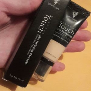 Mineral Touch Skin Perfecting Concealer
